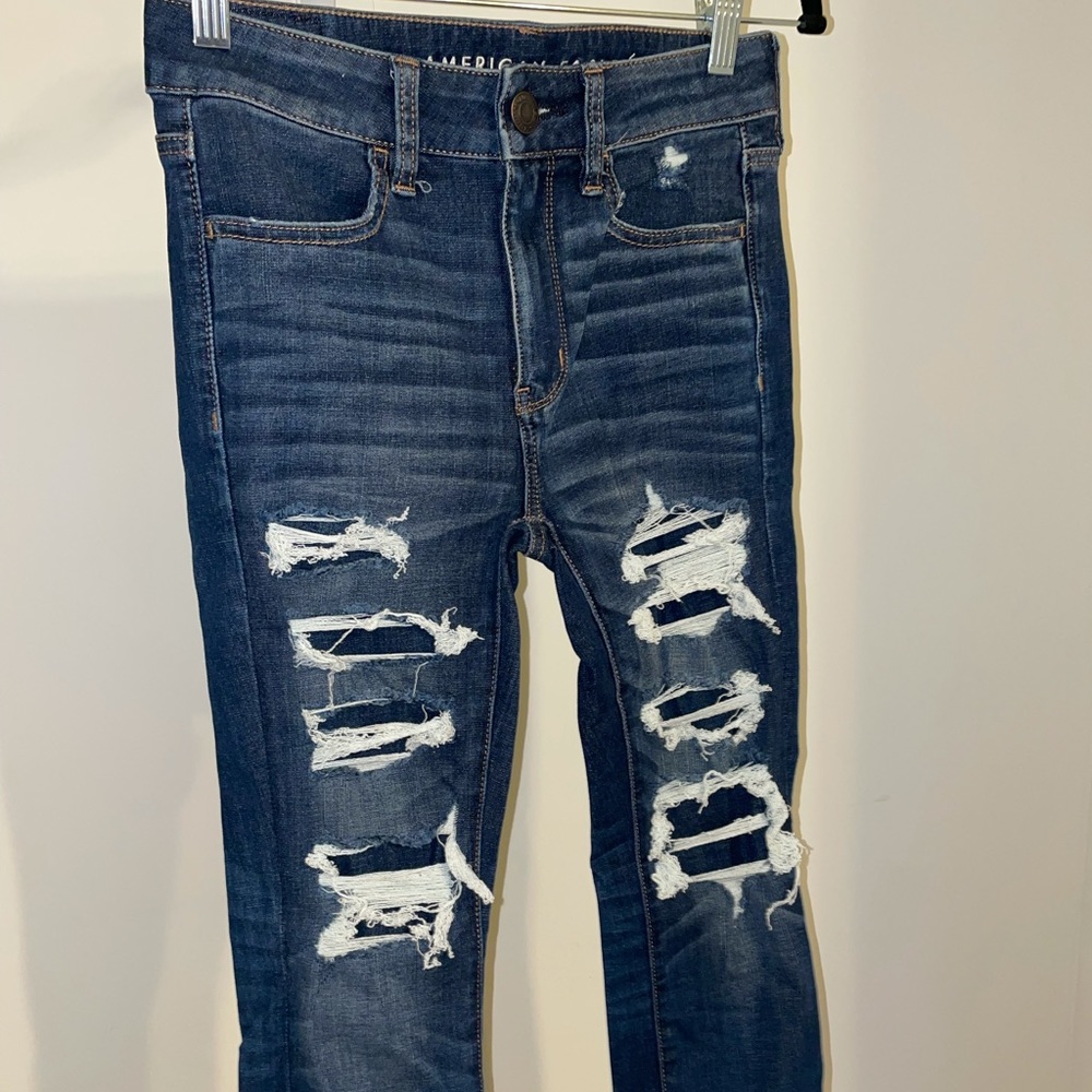 American Eagle skinny distressed blue jeans